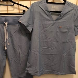 Figs Catarina One Pocket Scrub Top in Heather